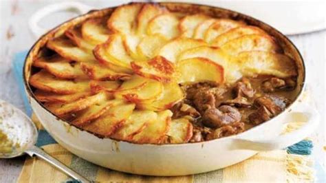  Lancashire Hotpot: Kokkaa itäväisen makumaailman ja mukavan täydellisyys yhteen herkullisessa ruoassa!