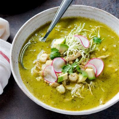  Pozole Verde! A Vibrant Symphony of Broth, Pork, and Tomatillos