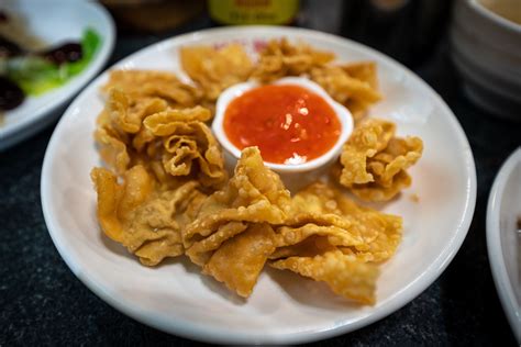  Taizhou Fried Wontons:  Kypsiä ja täynnä makua - Onko Taizhoussa paras vaihtoehto herkuttelijalle?