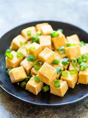  Tōfu Huā -  Hämmentävä Yhdistelmä Pehmeää Tofu ja Rapeaa Friteerattavaa!