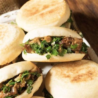  Xi’an Rou Jia Mo: Juicy Shredded Pork Meets Pillowy Flatbread for an Unforgettable Flavor Experience!